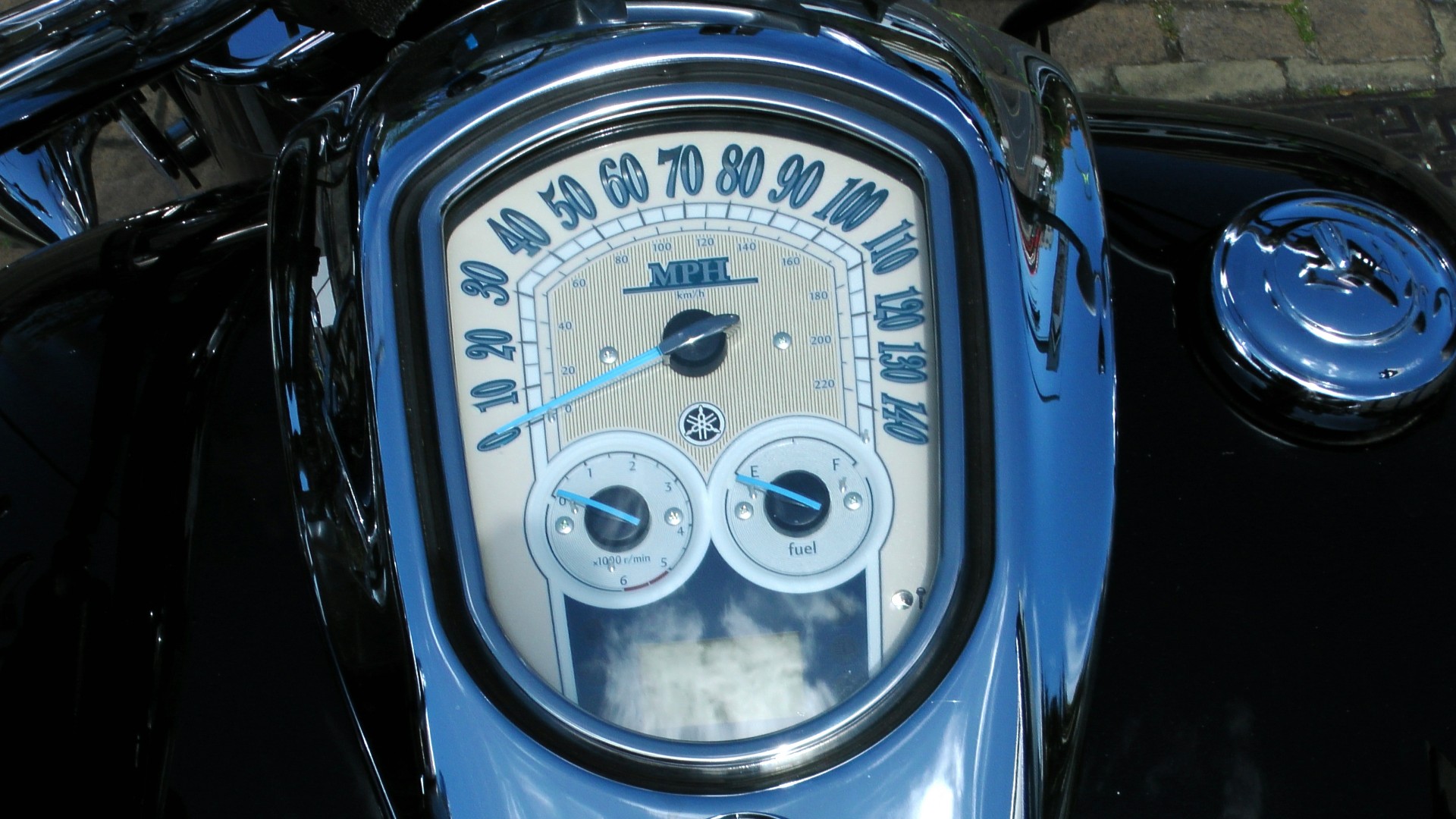 yamaha motorcycle fuel tank speedometer motorcycle engine yamaha free photo