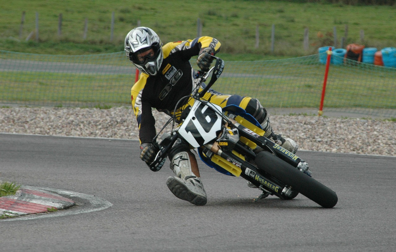 motorcycle racing motorcycle race free photo