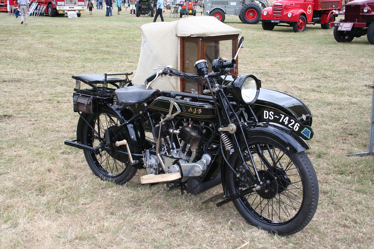 motorcycle with side-car antique engine oldtimer free photo