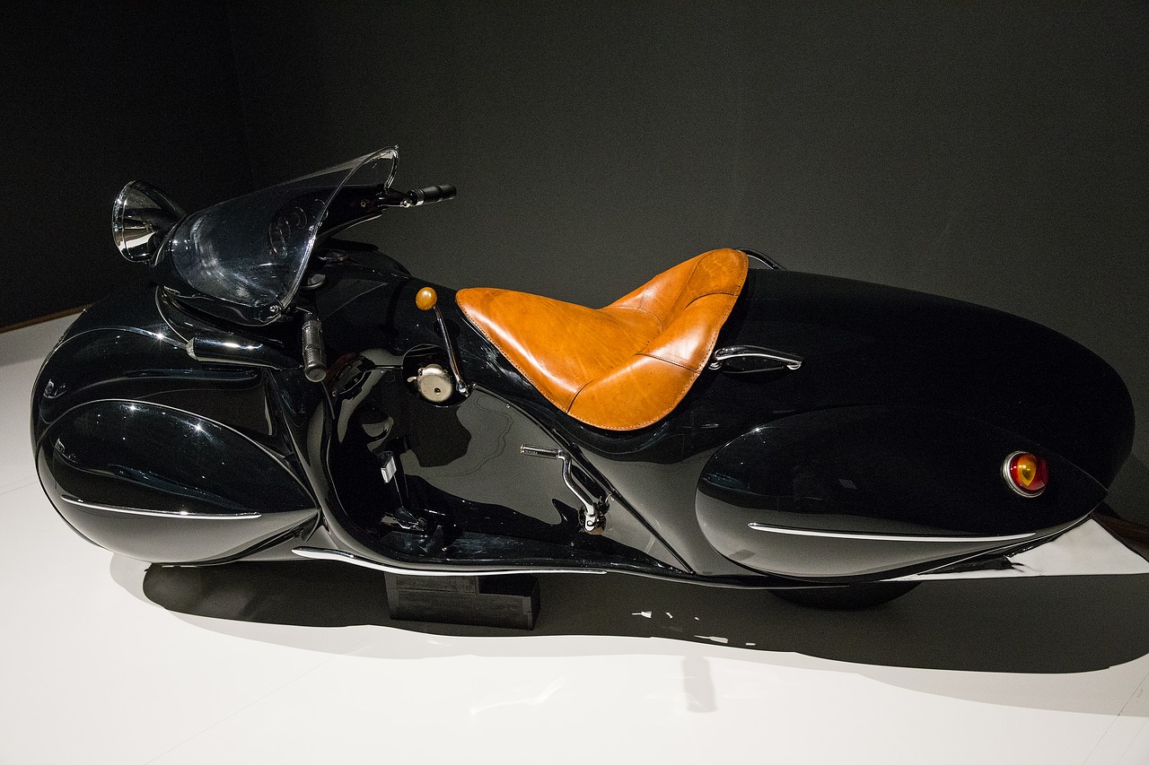 motorcyle 1930 henderson kj streamline art deco free photo