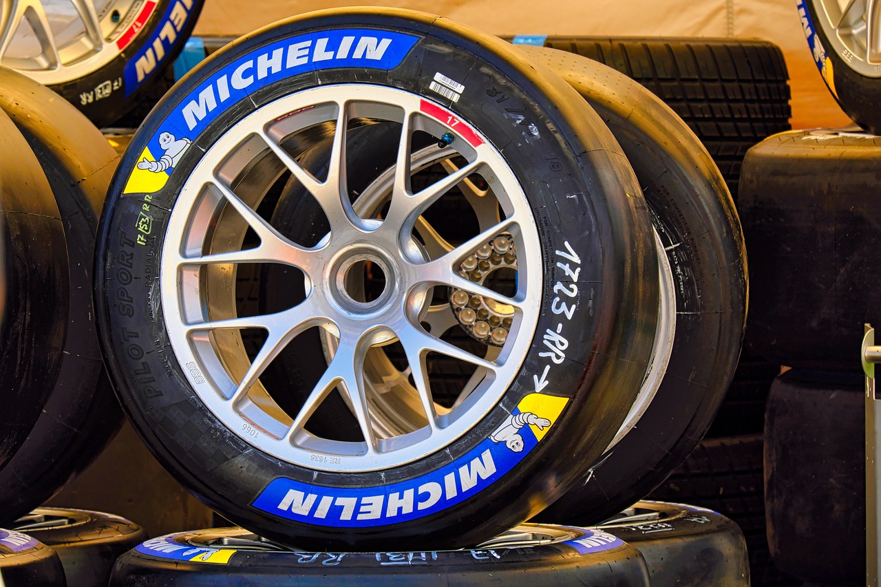 motorsport  car racing  alloy wheels free photo