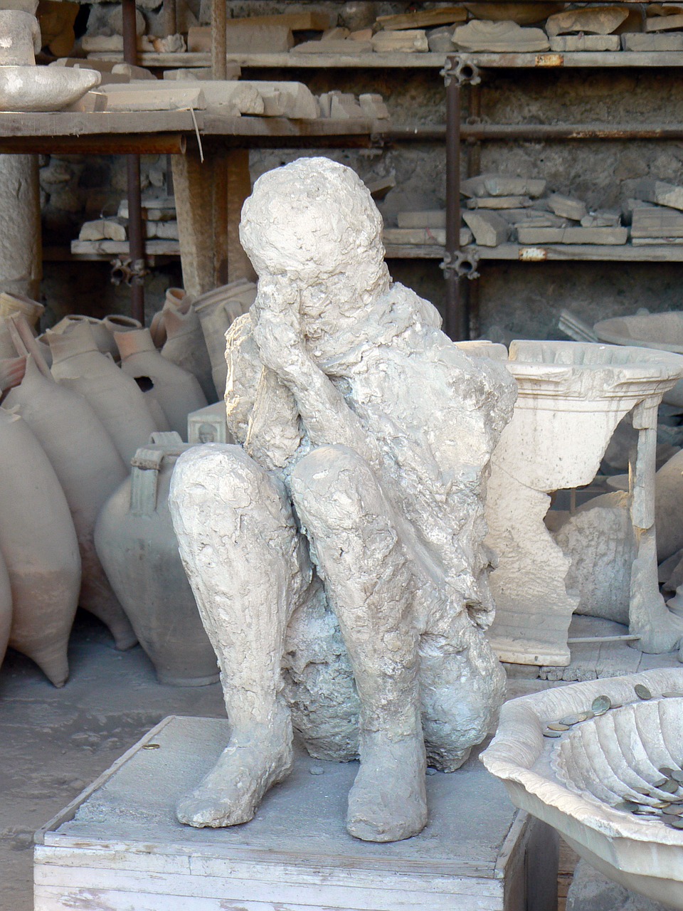 mould emptying pompeii free photo