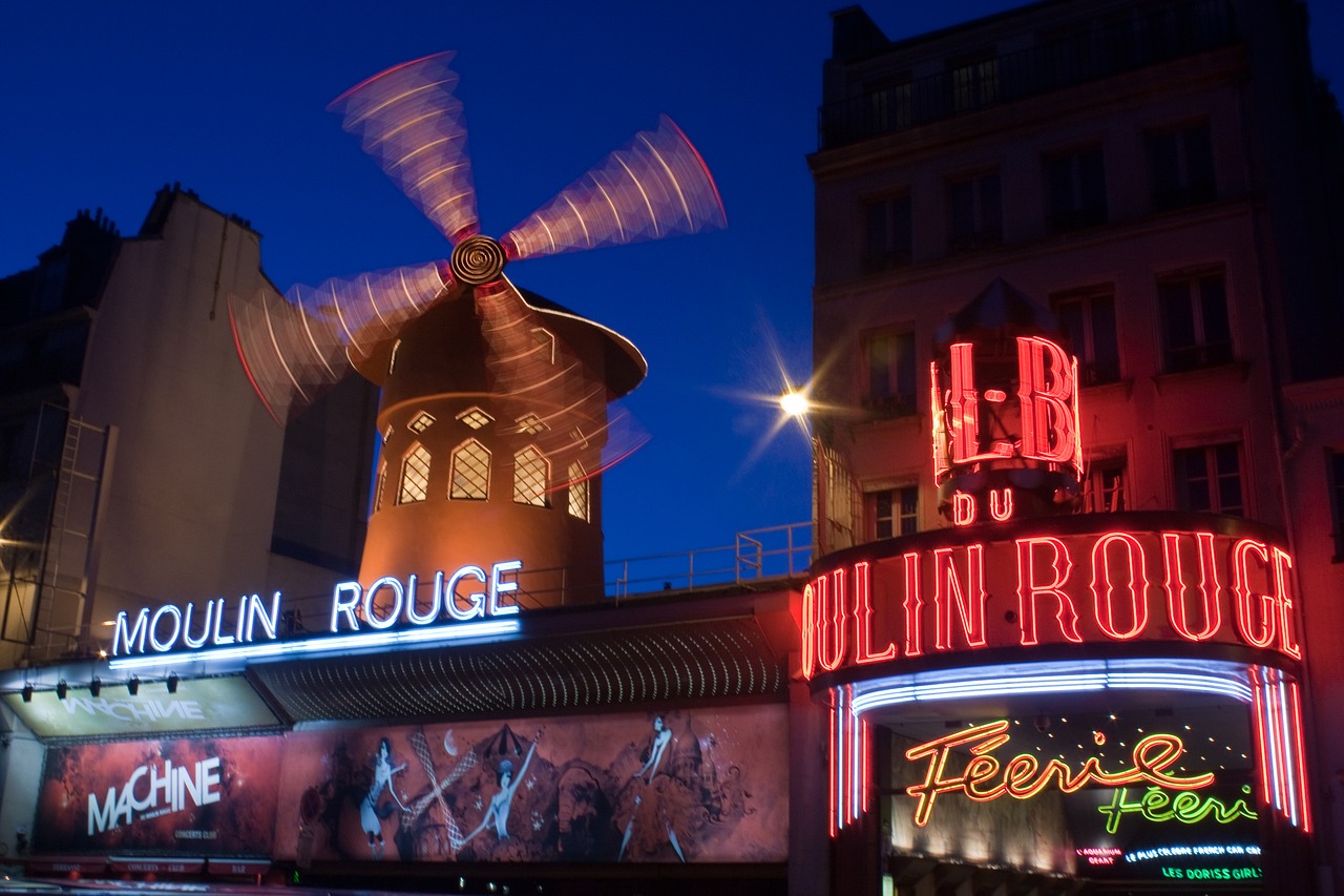 moulin rouge paris night free photo