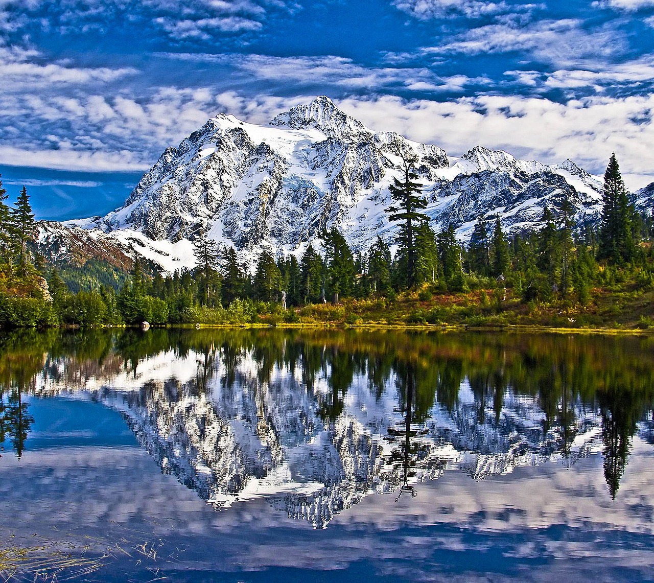 mount shukshan lake reflection free photo