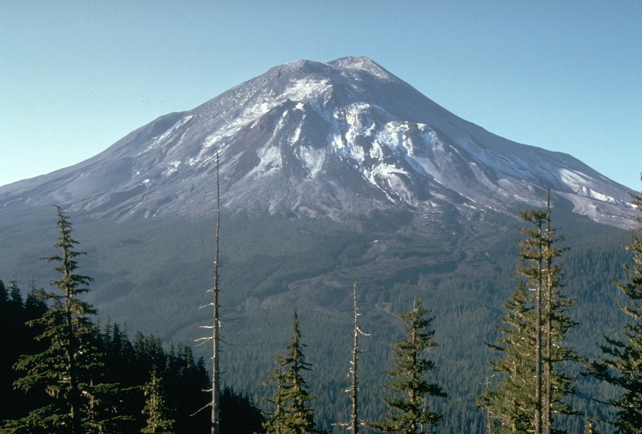 mount st helens volcano mountain free photo