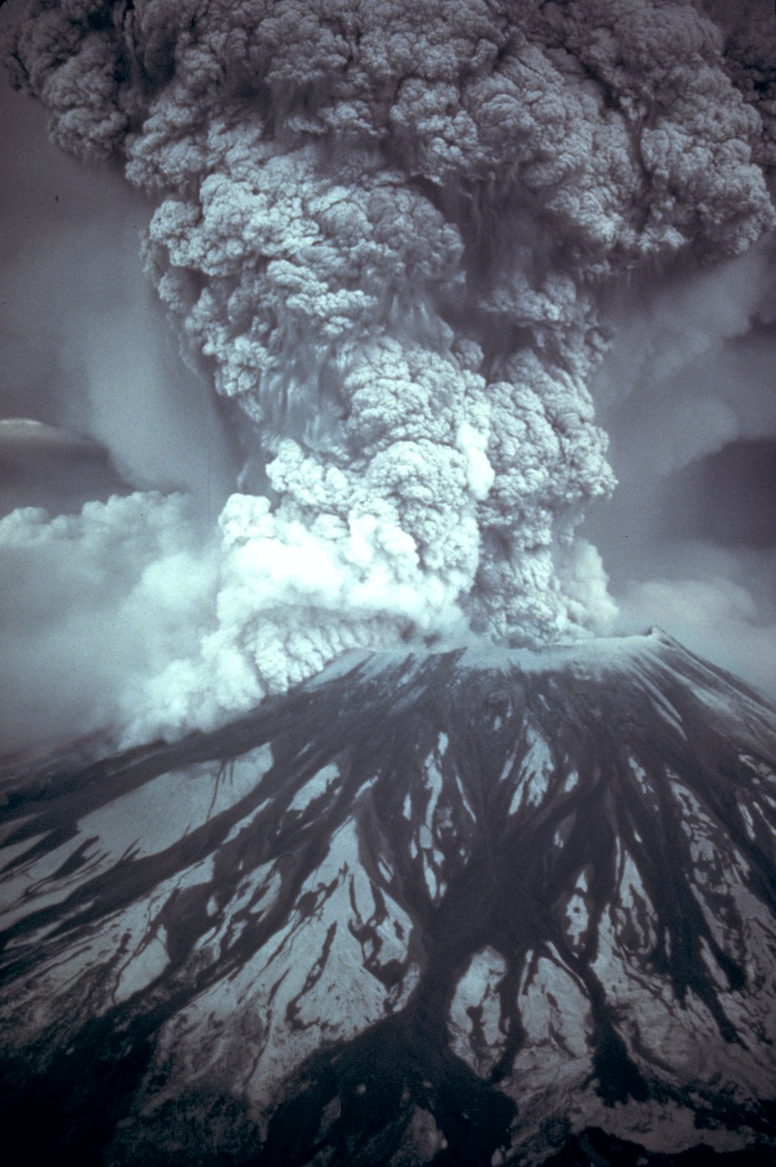 mount st helens volcanic eruption eruption free photo