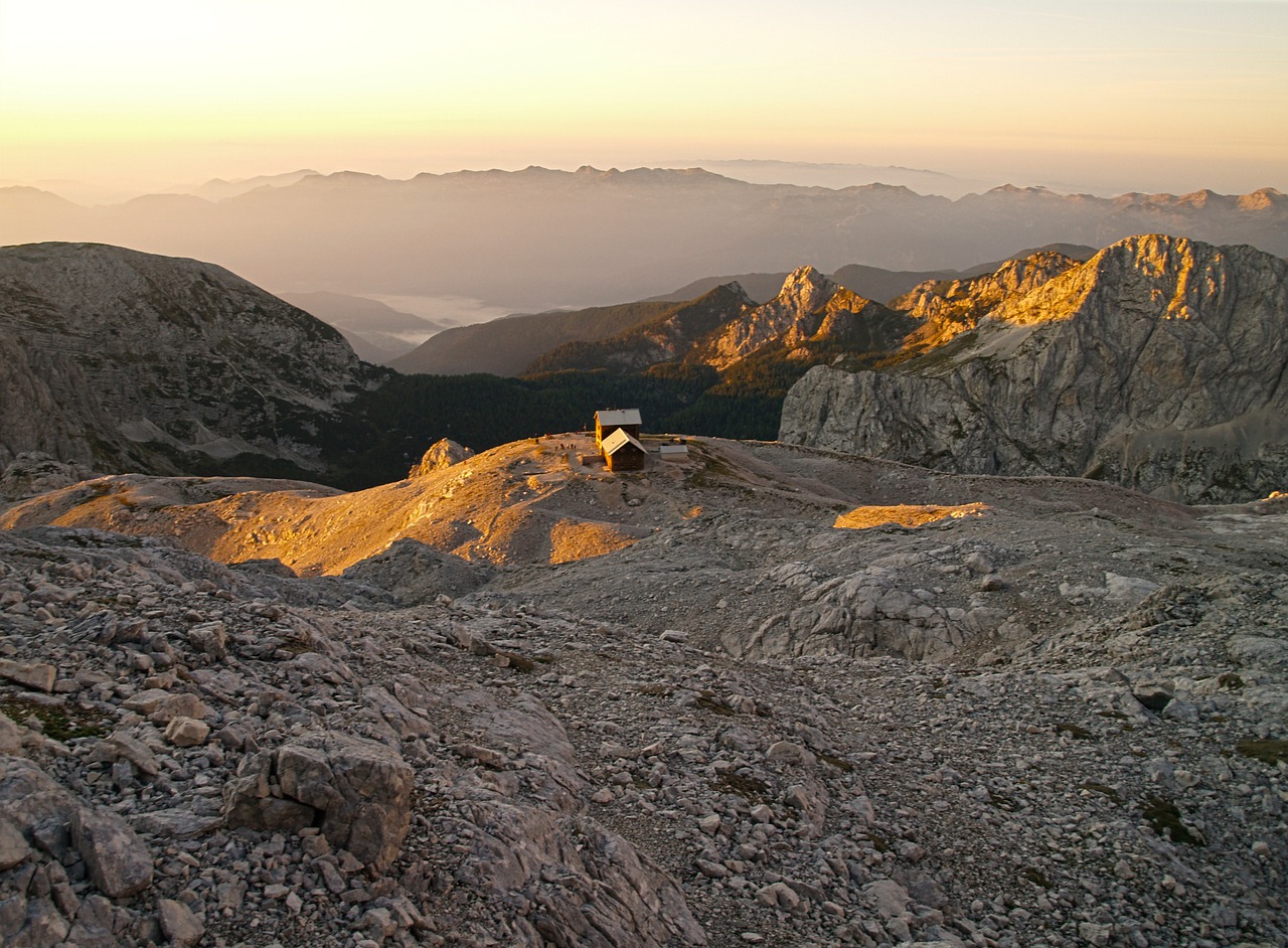 mountain shelter house free photo