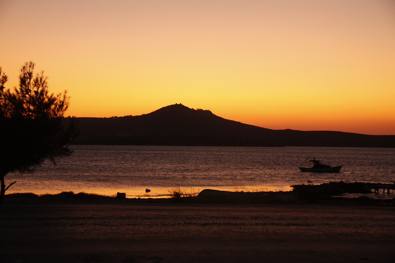 mountain landscape sunset free photo