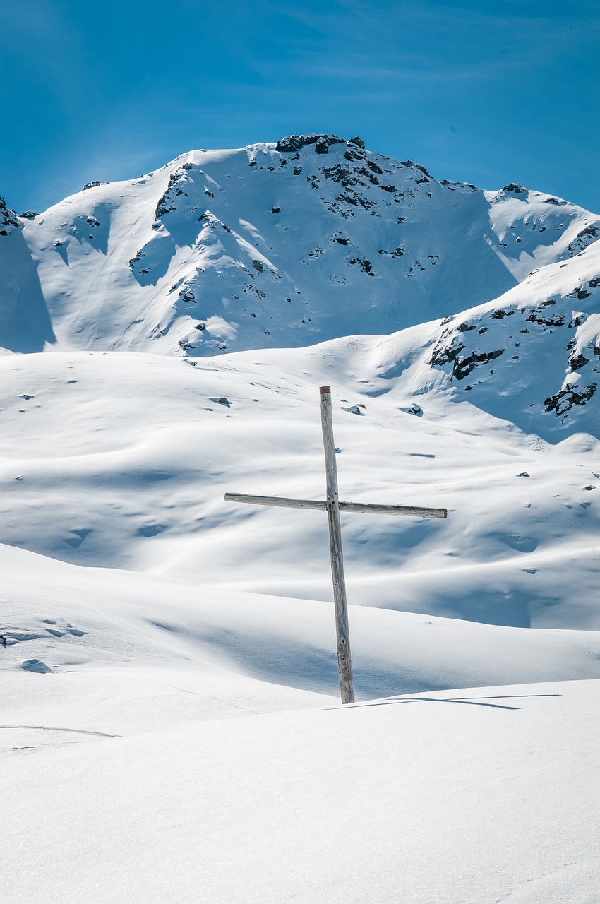 mountain snow winter free photo