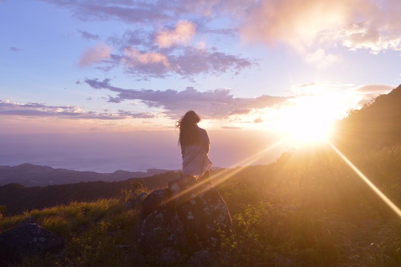 mountain girl sun free photo