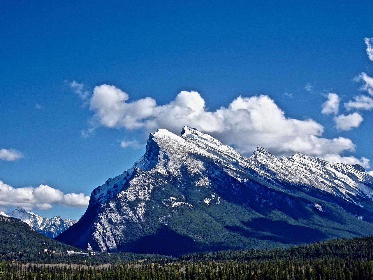 mountain banff canada free photo