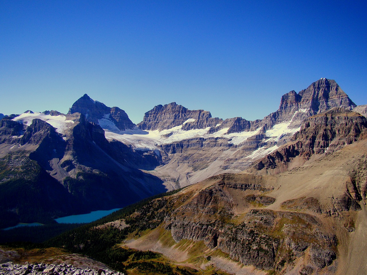 mountain lake scenery free photo