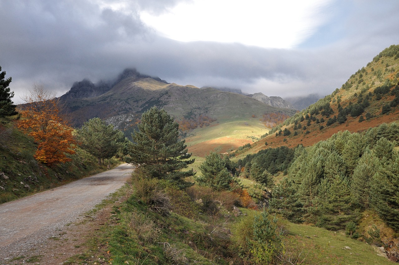 mountain pyrénées valley free photo