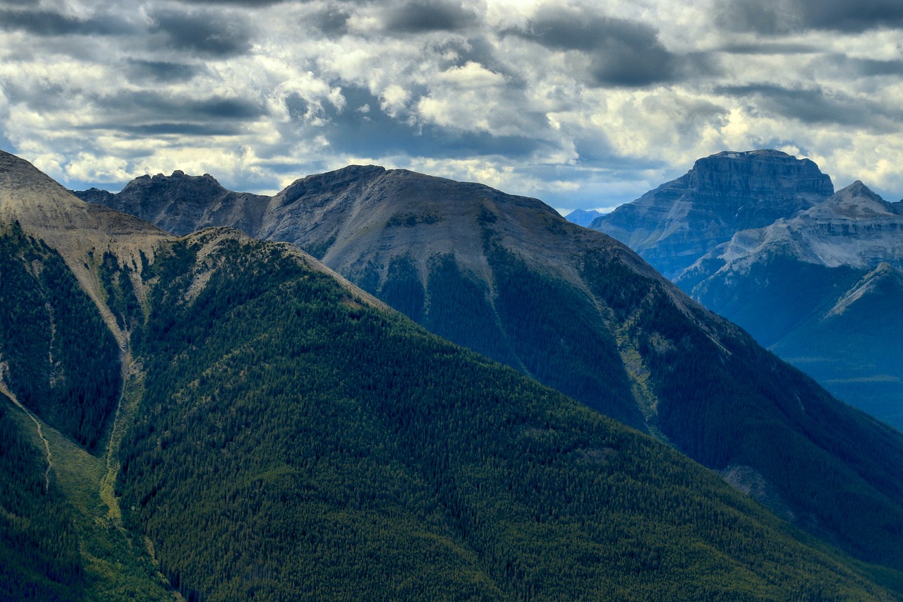 mountain scenic natural free photo