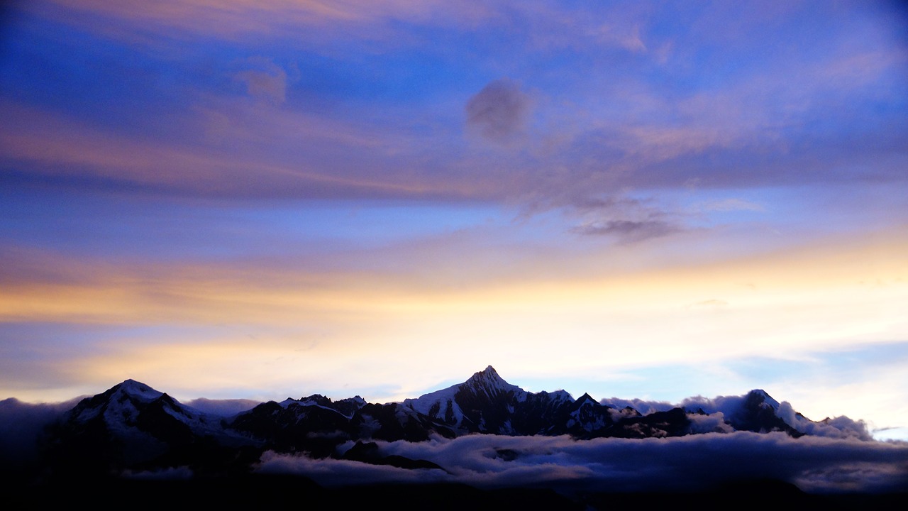 mountain nature cloud free photo