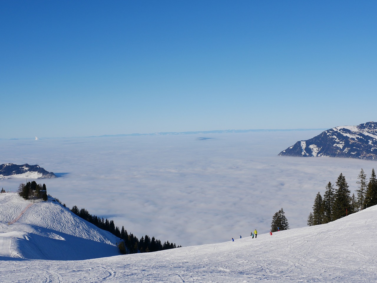 mountain skiing sea of fog free photo