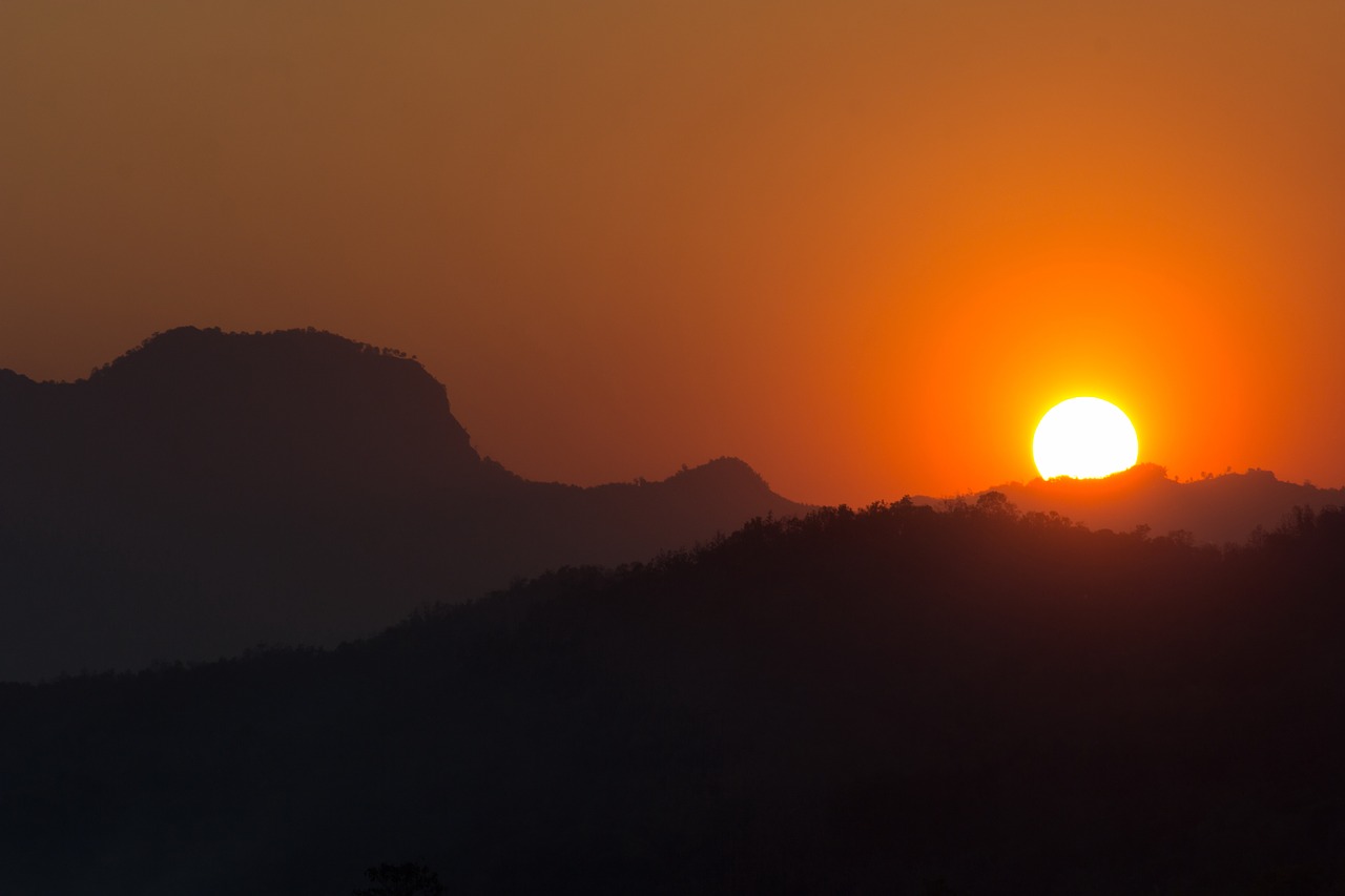 mountain landscape sunset free photo