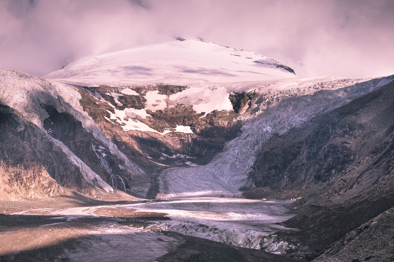 mountain highland cloud free photo