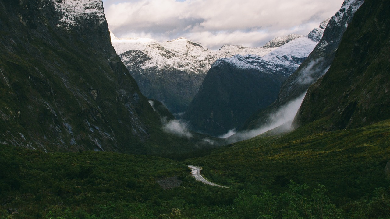 mountain highland cloud free photo