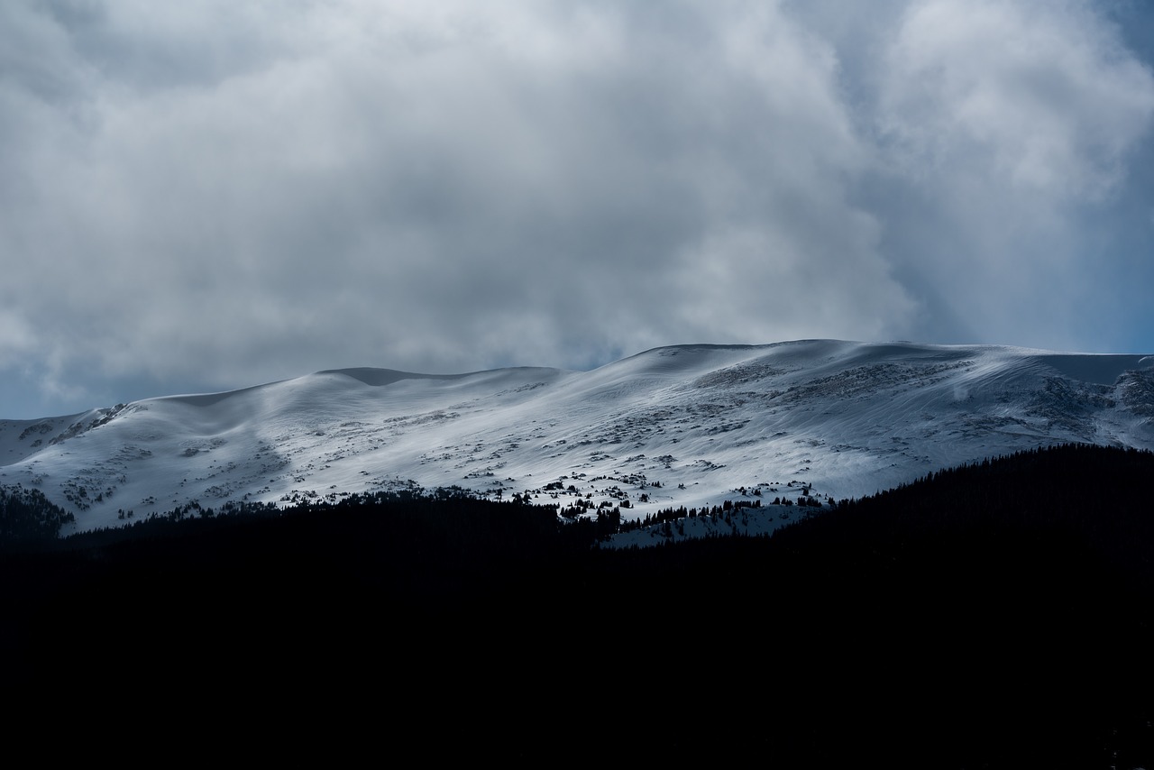 mountain highland cloud free photo