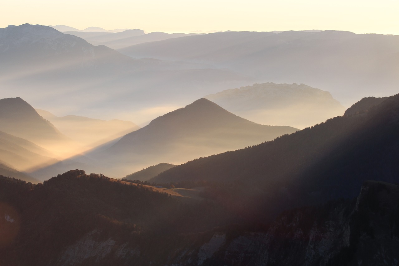 mountain highland cloud free photo