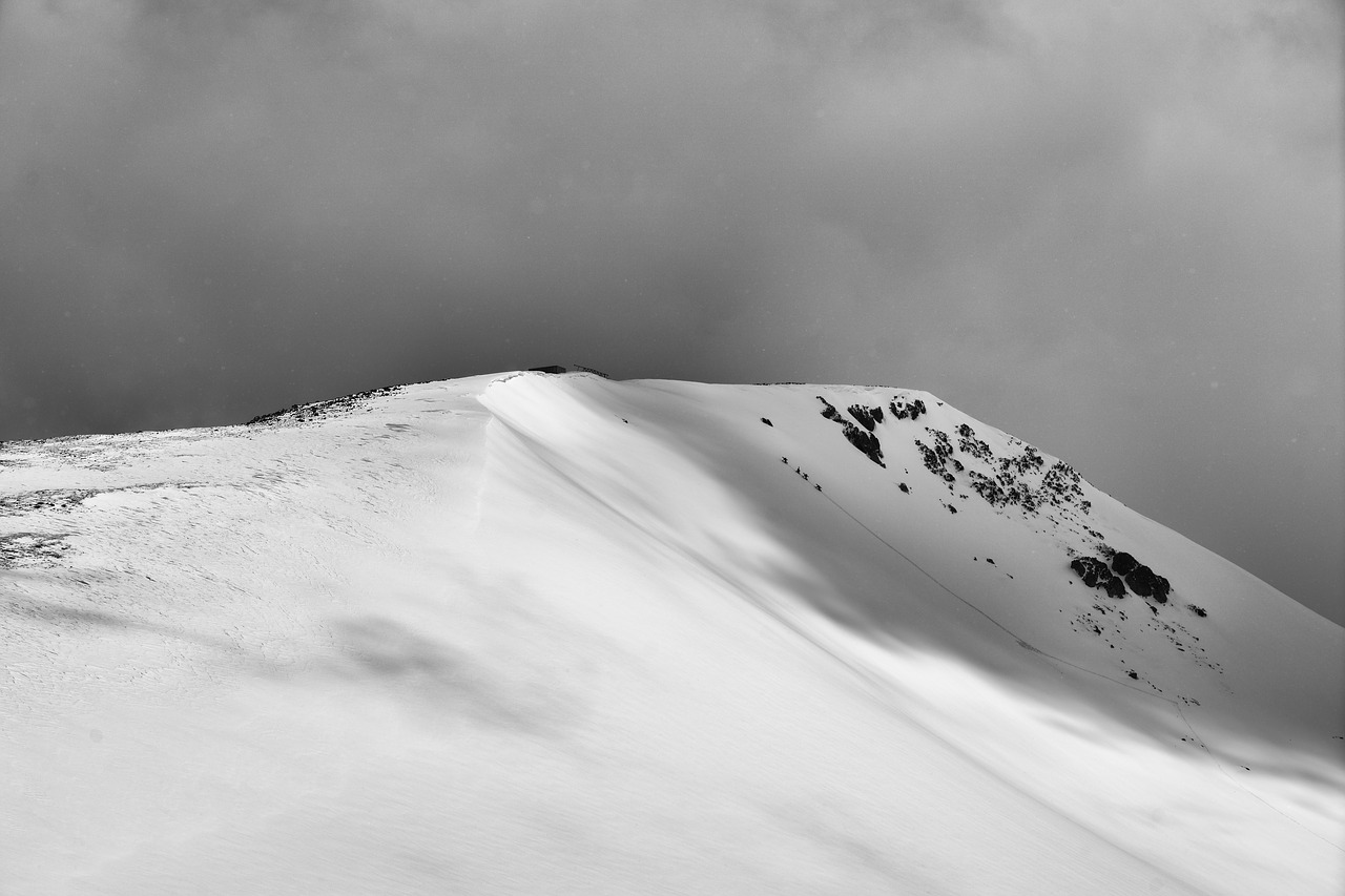 mountain highland cloud free photo