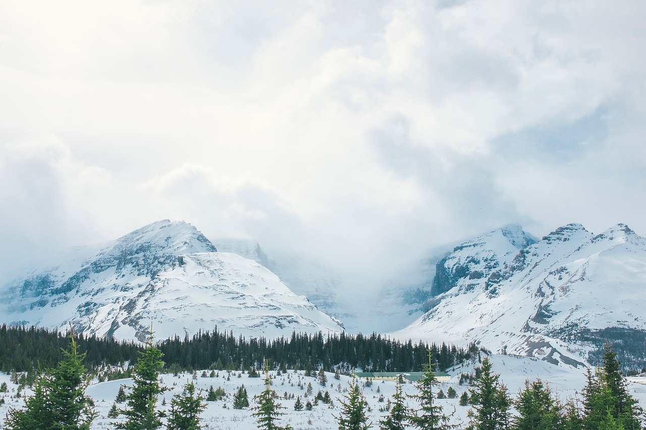 mountain highland cloud free photo