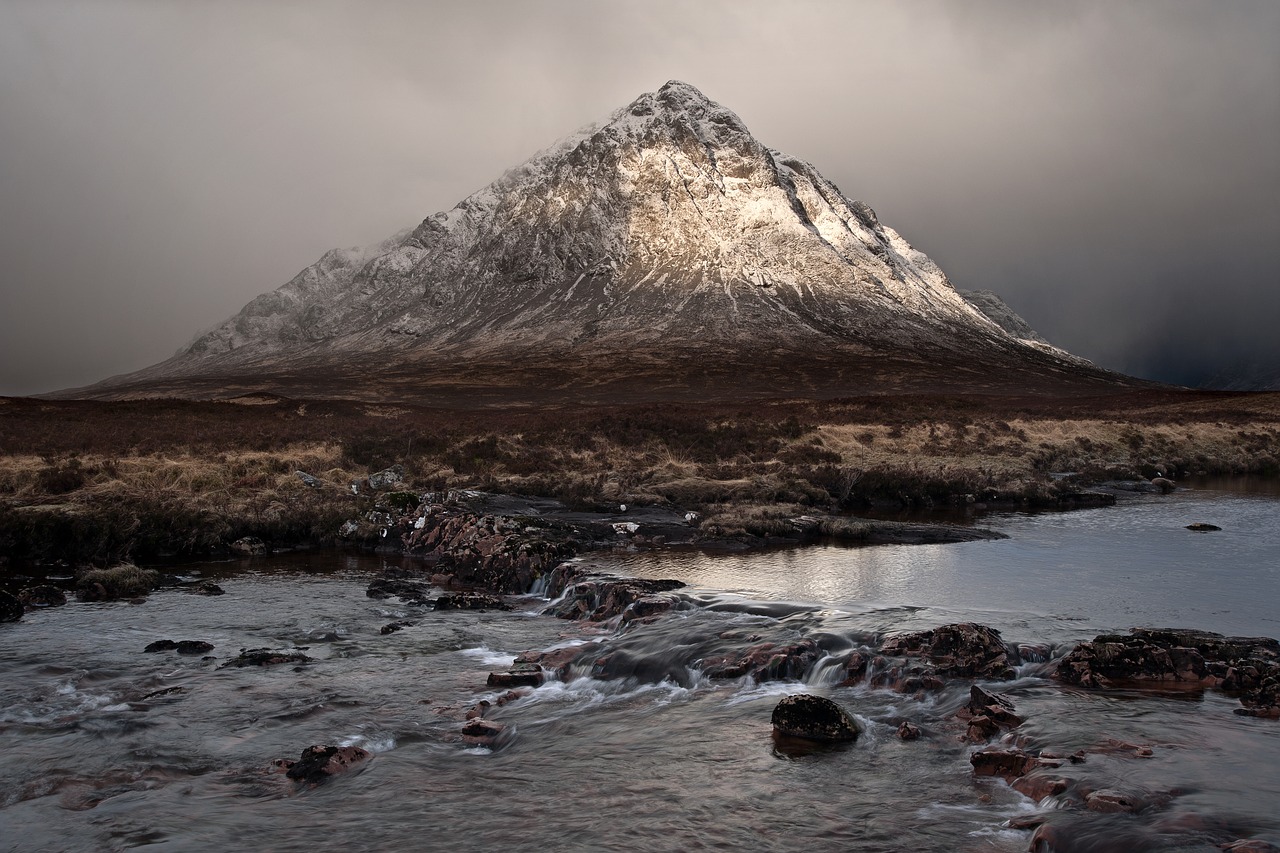 mountain highland cloud free photo