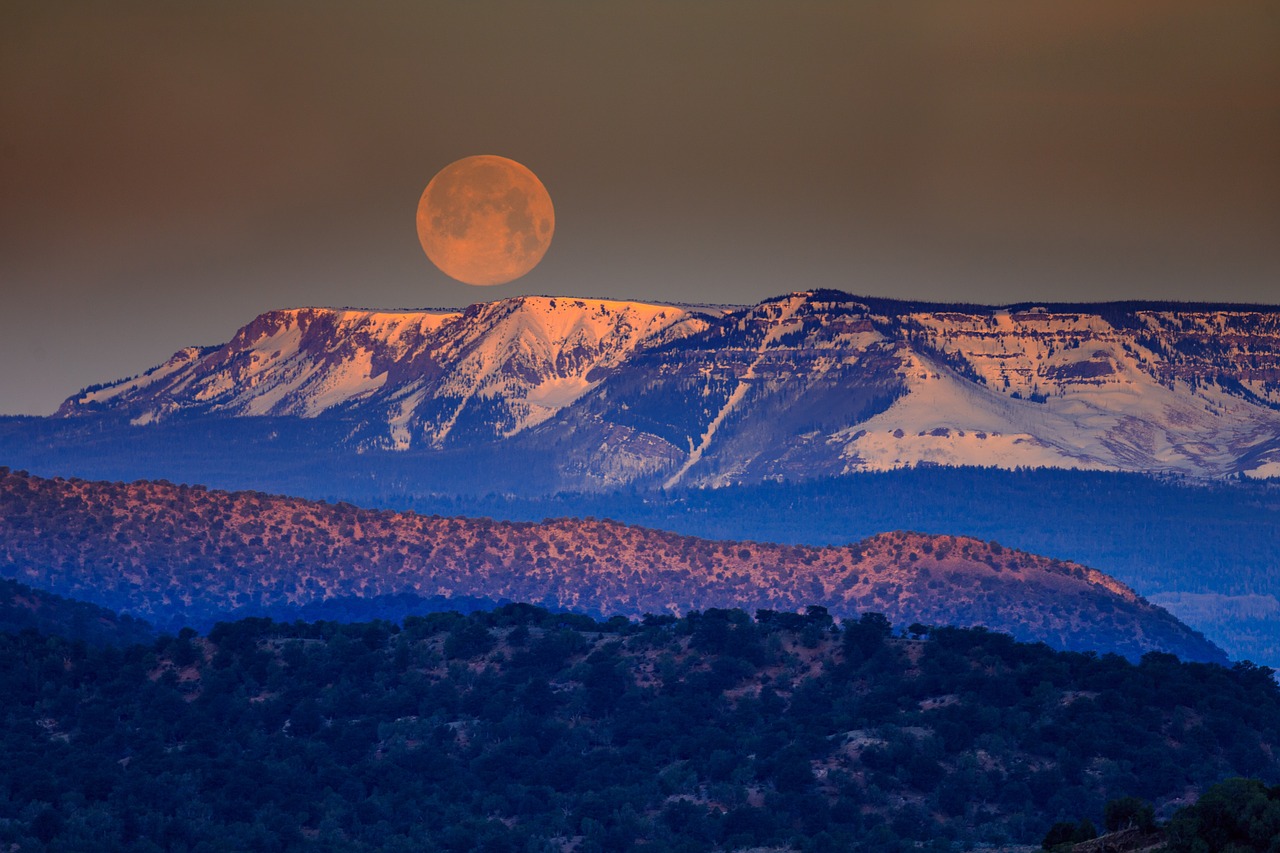 mountain highland cloud free photo