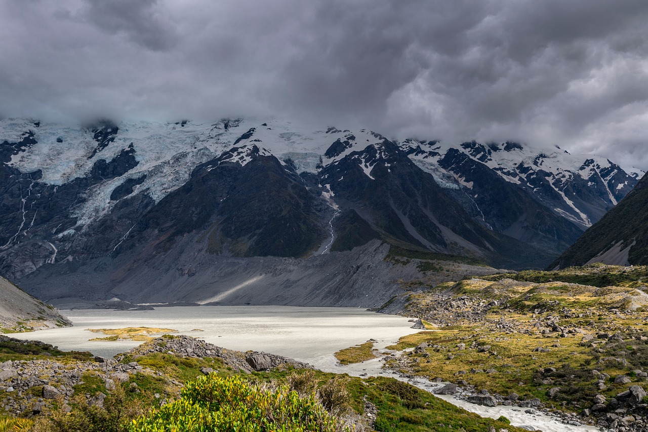 mountain highland cloud free photo