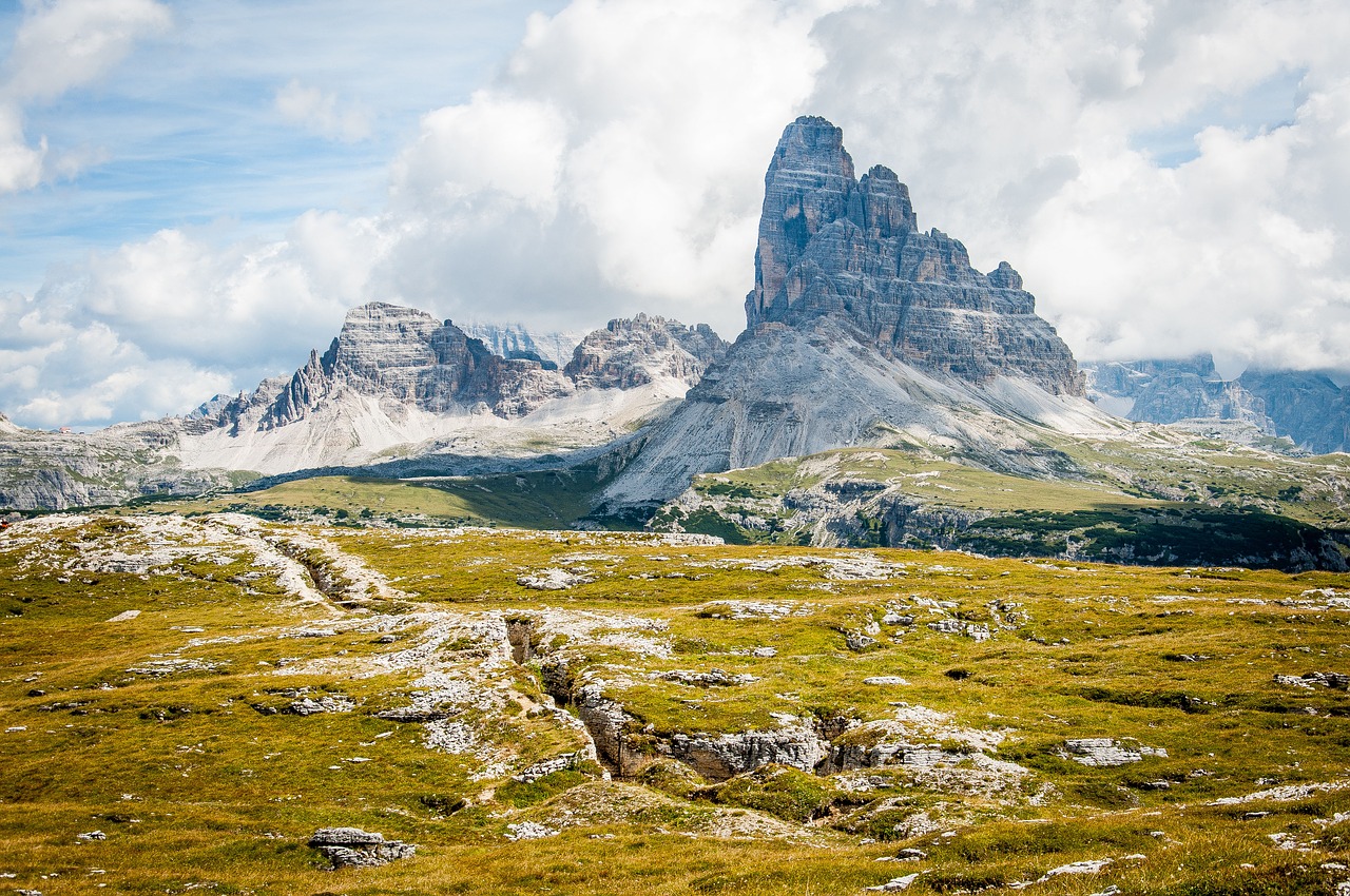 mountain highland cloud free photo