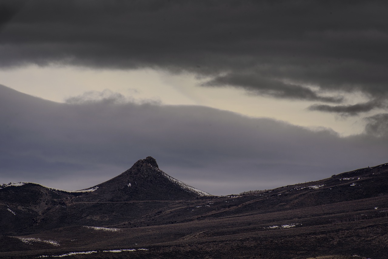 mountain highland cloud free photo