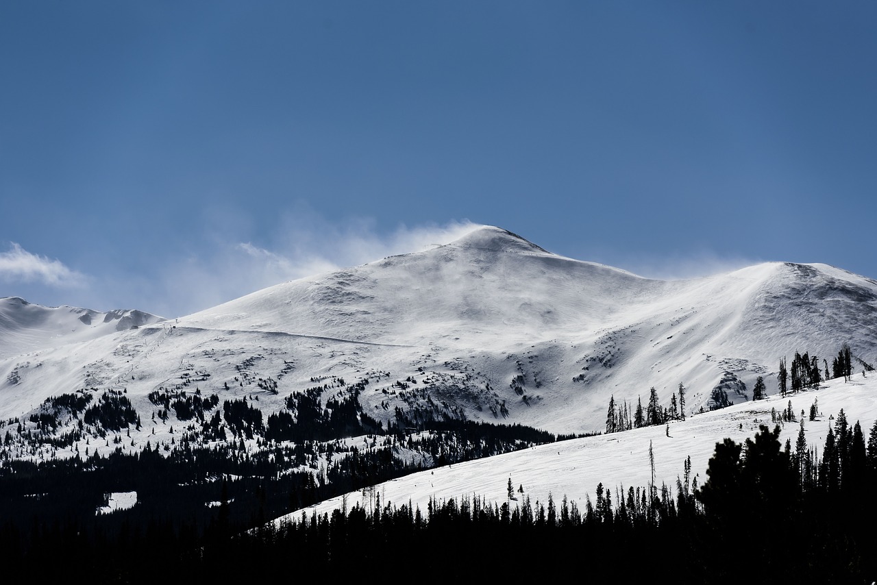 mountain highland cloud free photo