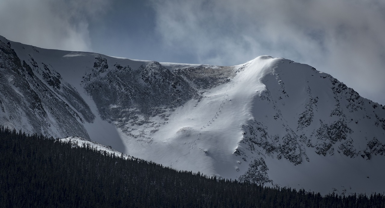 mountain highland cloud free photo