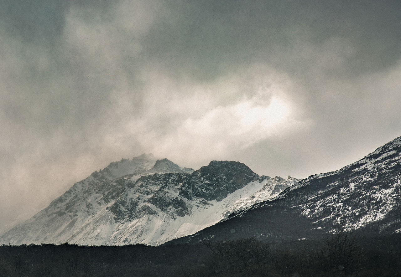 mountain highland cloud free photo