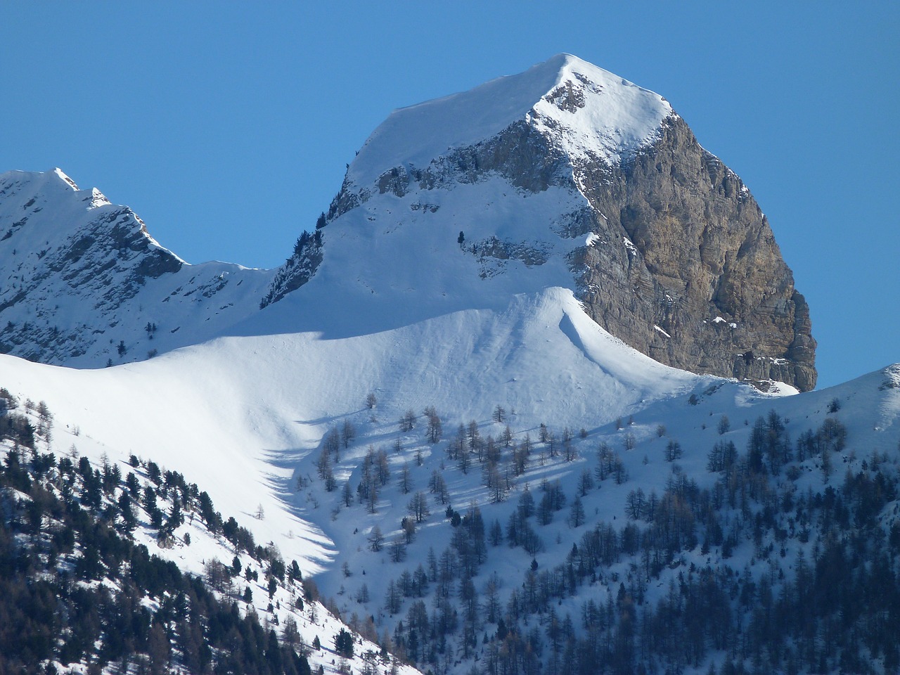 mountain snowy winter free photo