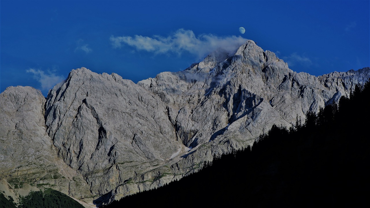 mountain zugspitze weather stone free photo