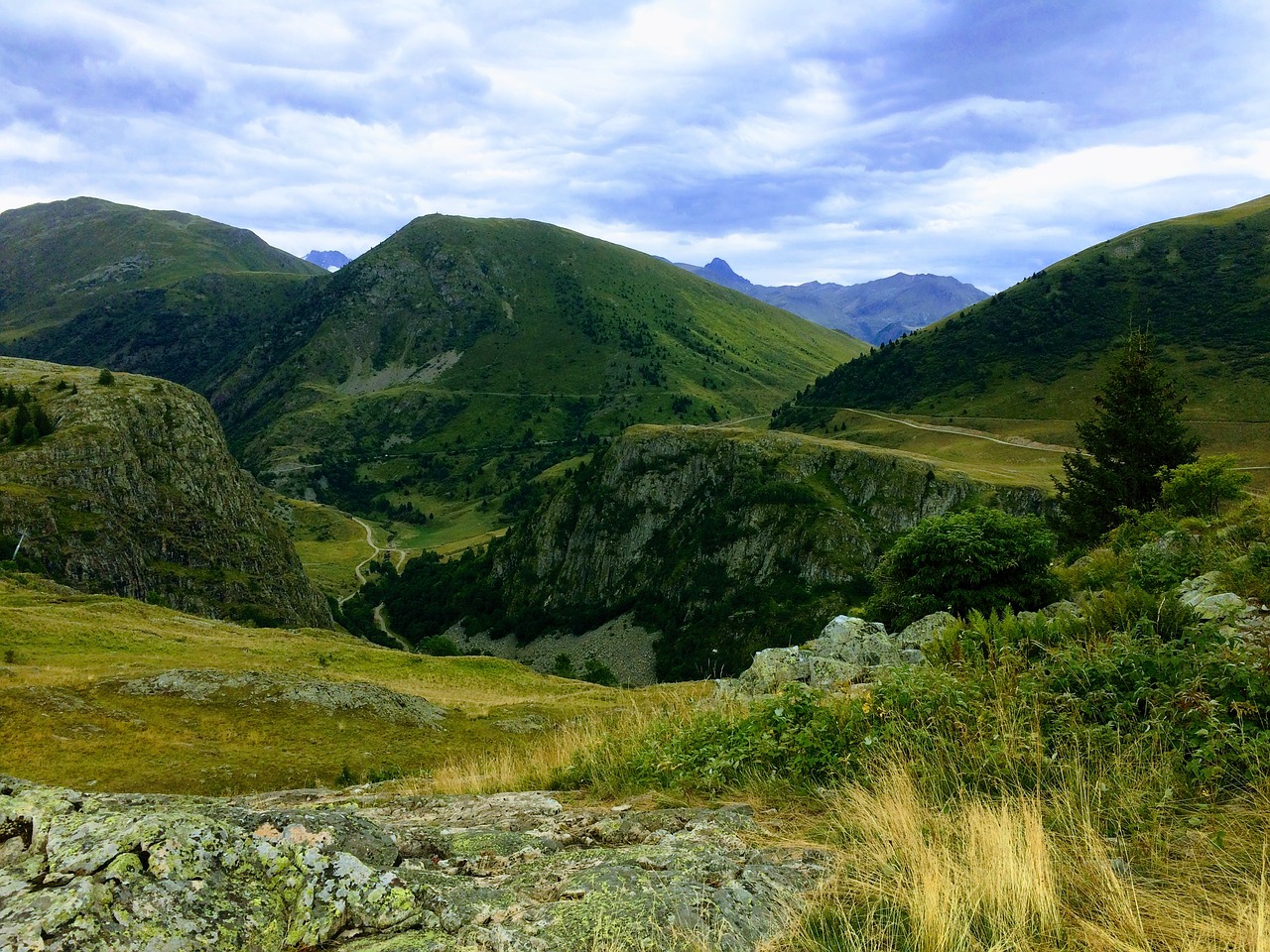 mountain huez rock free photo