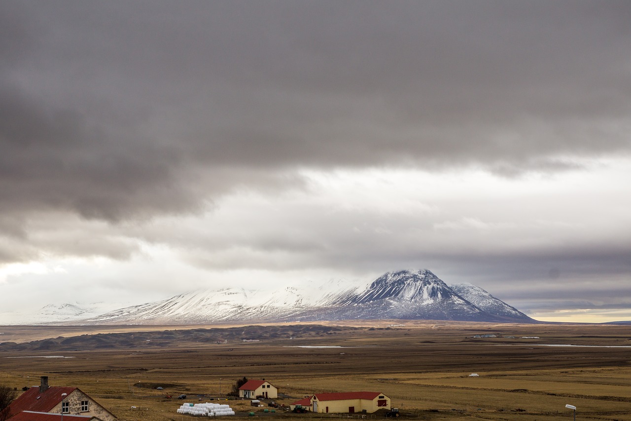 mountain horizon iceland free photo