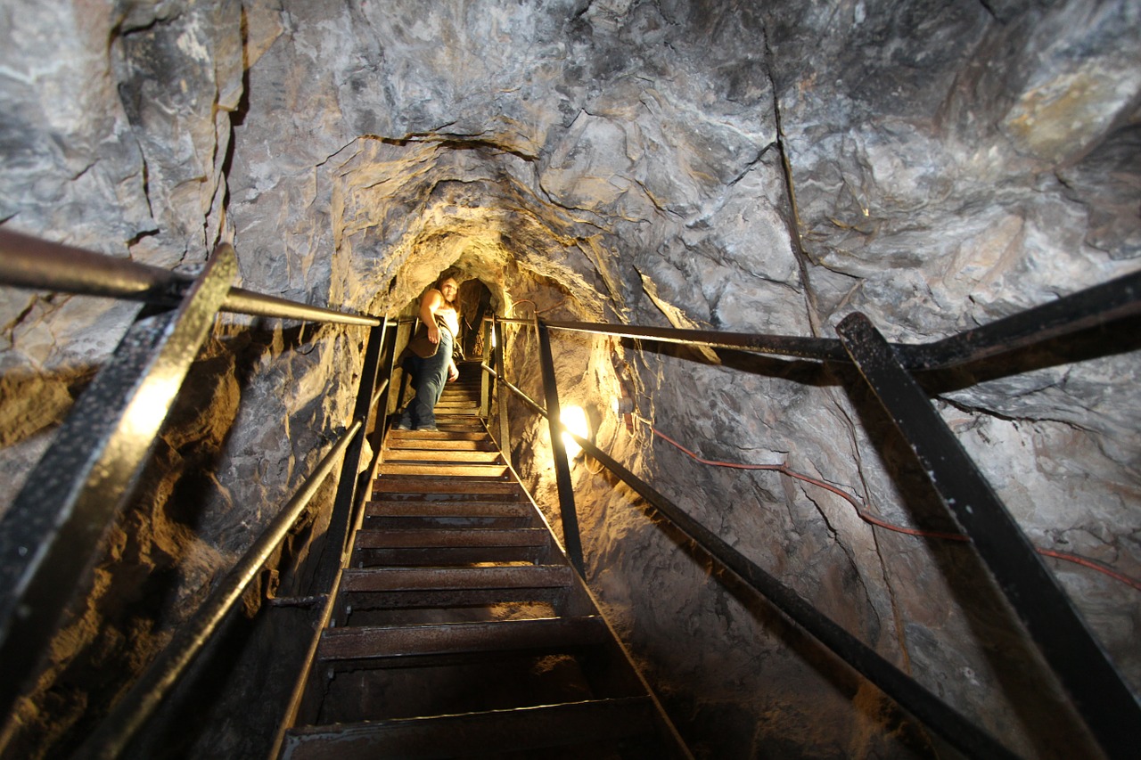 mountain catacomb gang free photo