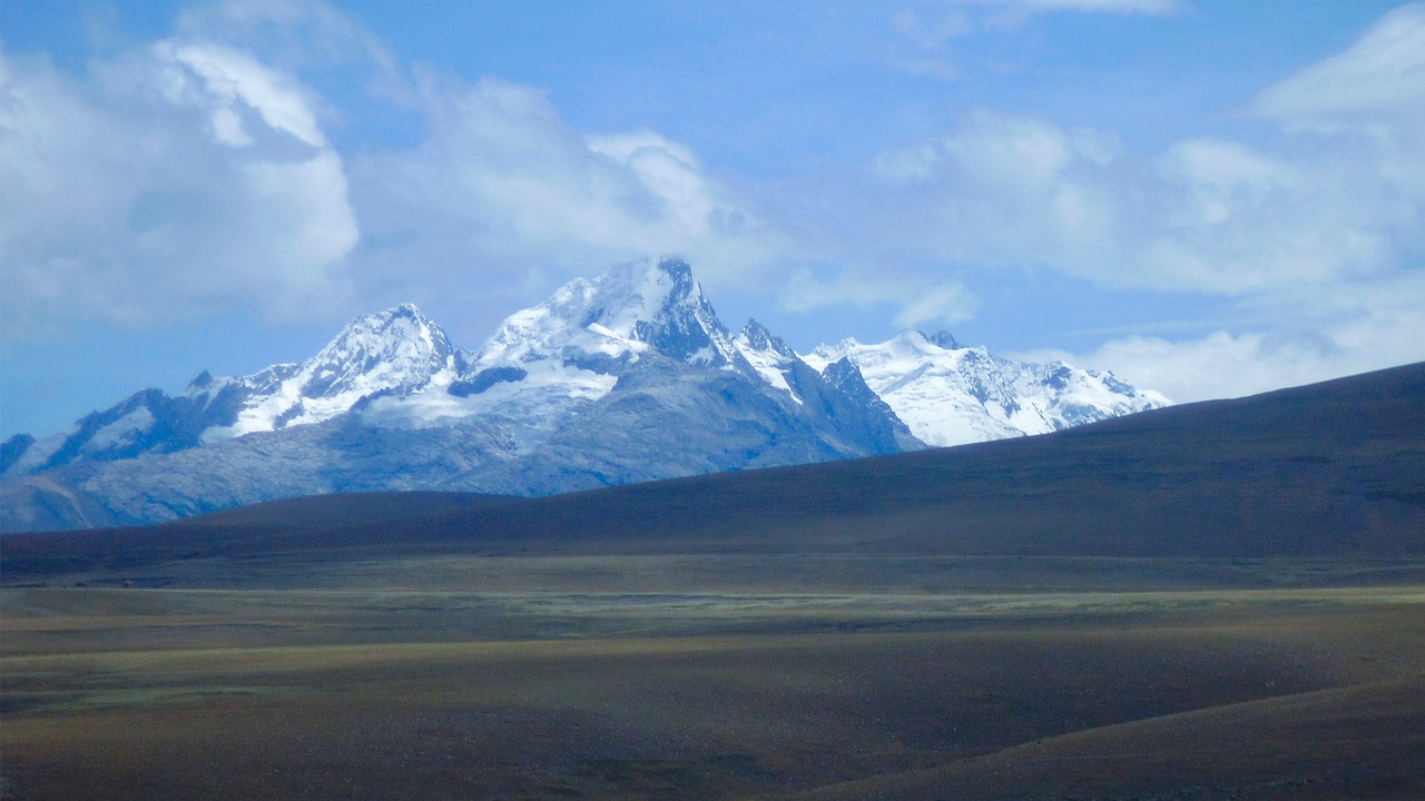 mountain panoramic snow free photo