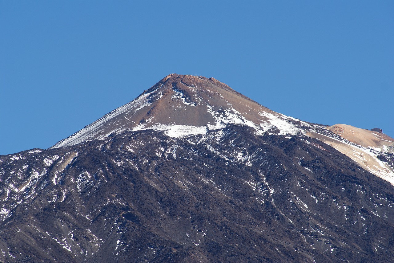 mountain snow mountain summit free photo