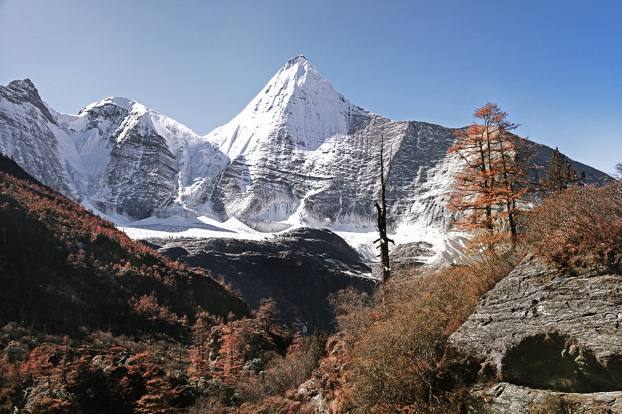 mountain  snow  nature free photo