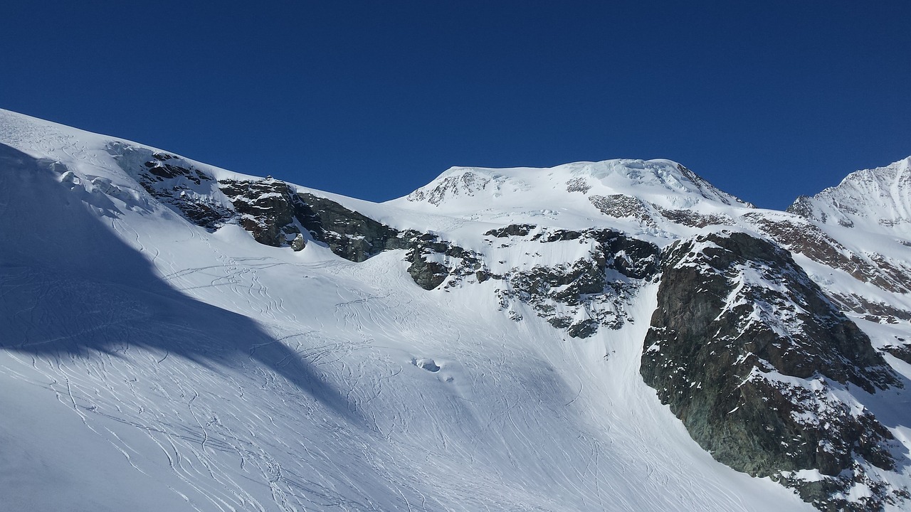 mountain  snow  sky free photo