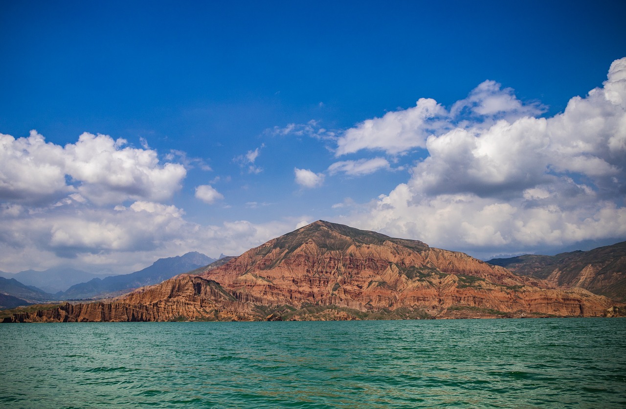 mountain  symmetry  river free photo