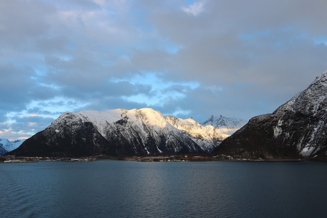 mountain  snow  sea free photo