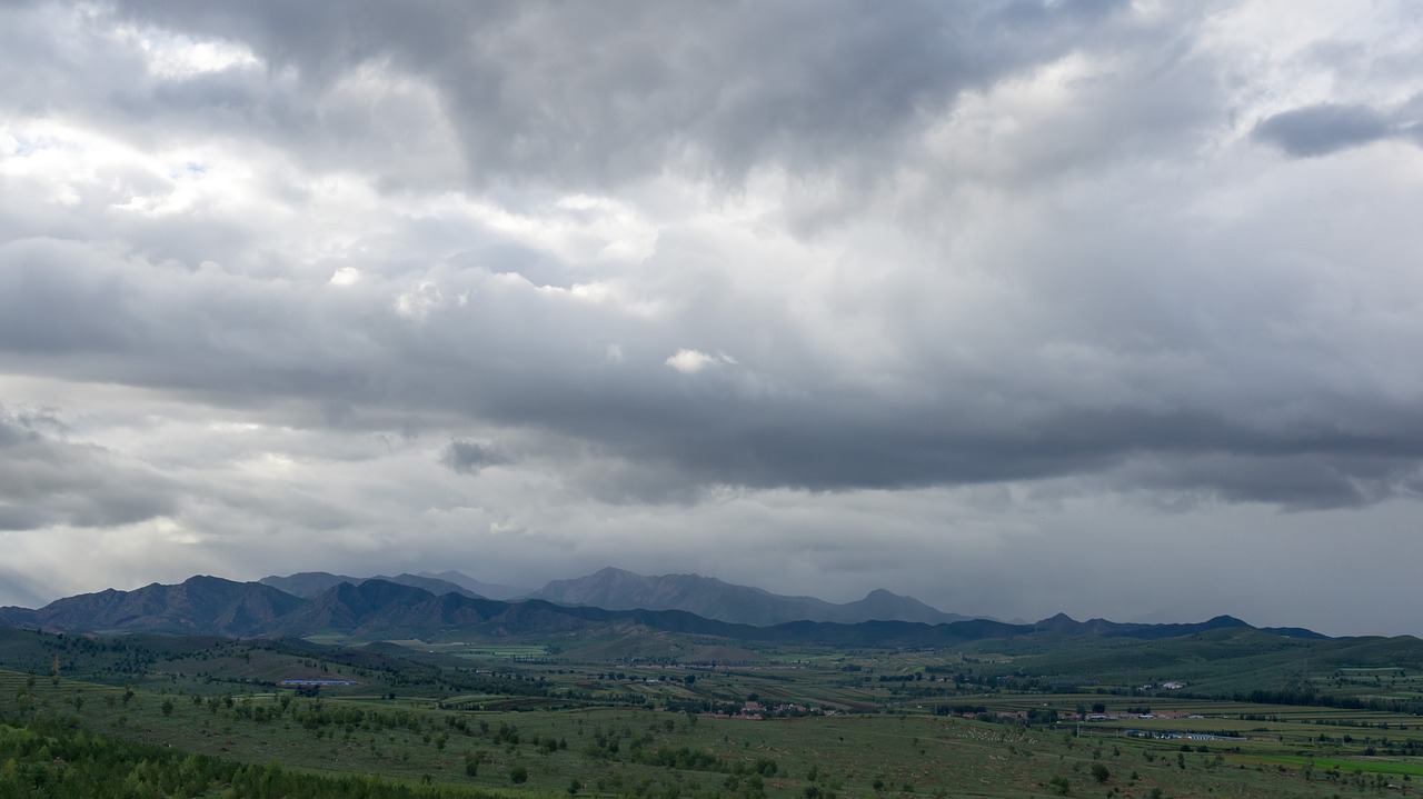 mountain  dark clouds  cloud free photo