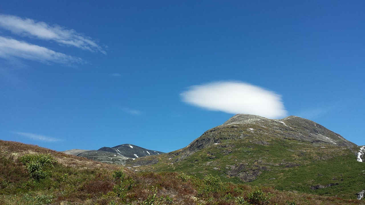 mountain cloud norway free photo