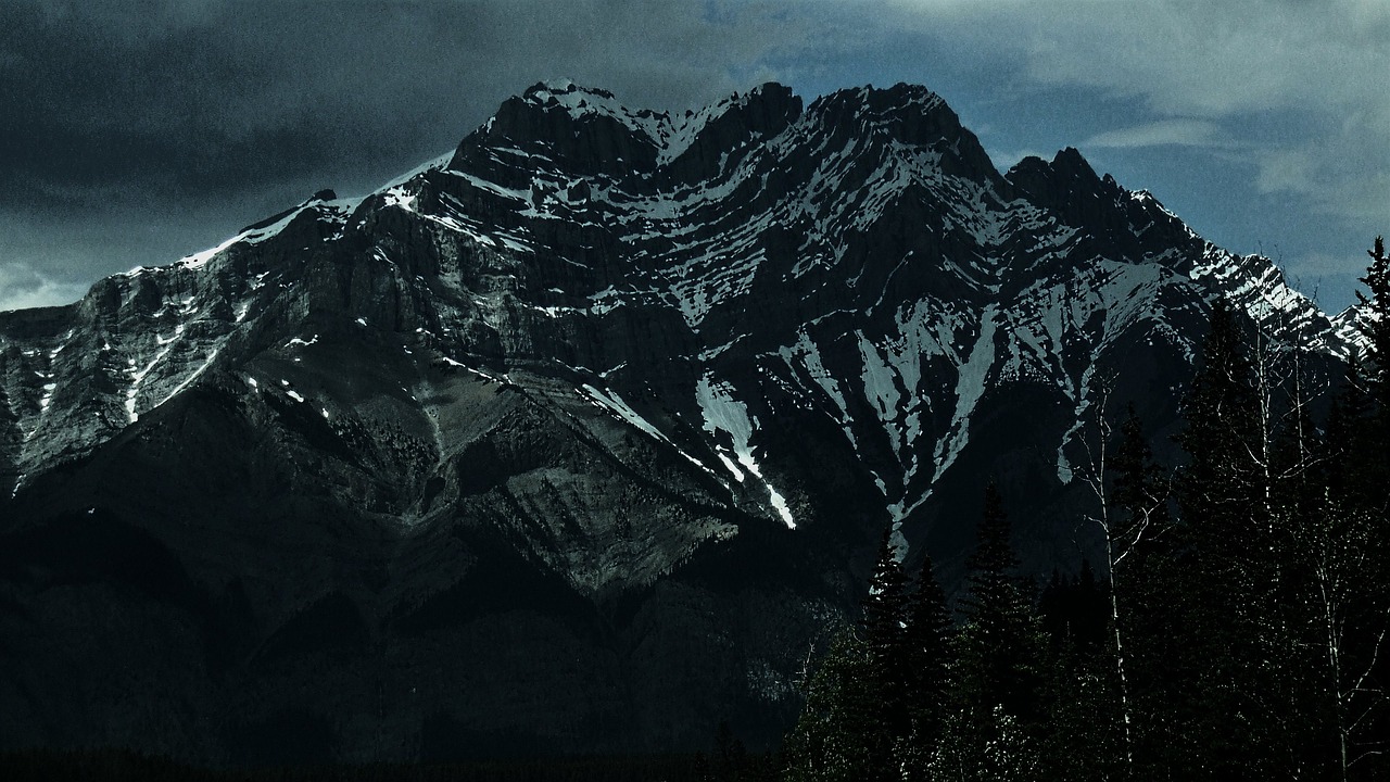 mountain  canadian  rocky free photo
