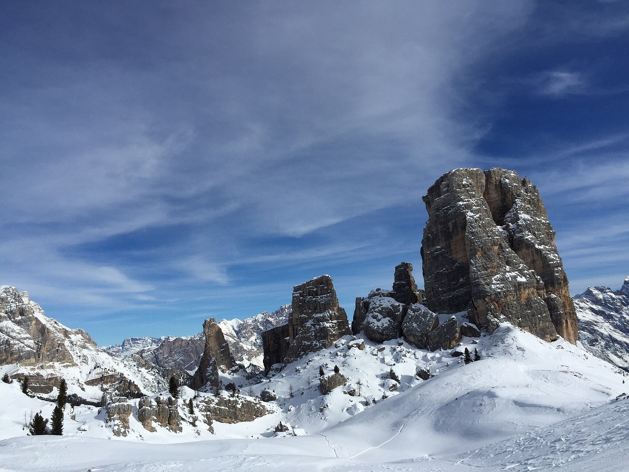 mountain cortina d'ampezzo snow free photo